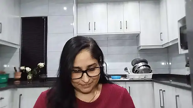 Indiankushy online show from August 6, 7:21 pm