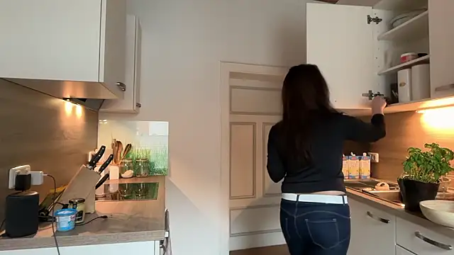 Viola Beck online show from March 14, 9:21 am