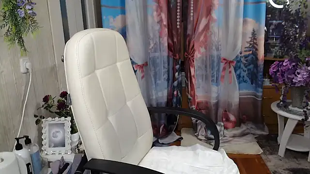 Mika Passion online show from April 5, 10:14 am