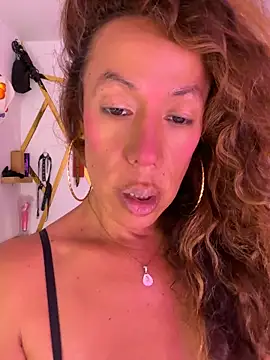 YOURSDEBORA online show from July 28, 6:31 pm