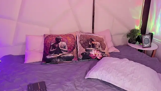 Inndrahot online show from March 18, 3:55 am