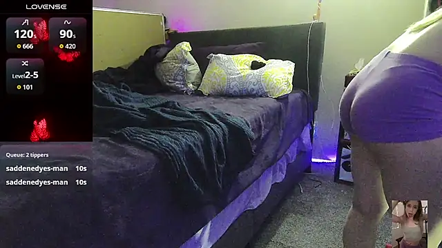 Blondiewithanass online show from March 14, 6:47 am