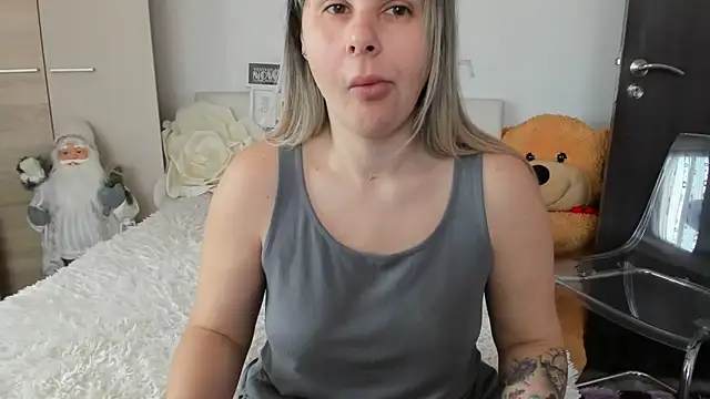 sweetemy4u online show from March 3, 8:09 am