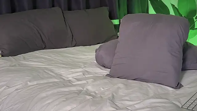 KatnessHot online show from April 17, 9:33 am