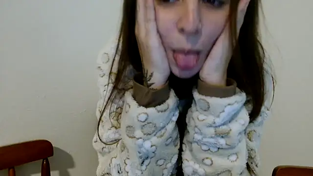 chelbyy online show from May 22, 1:47 am