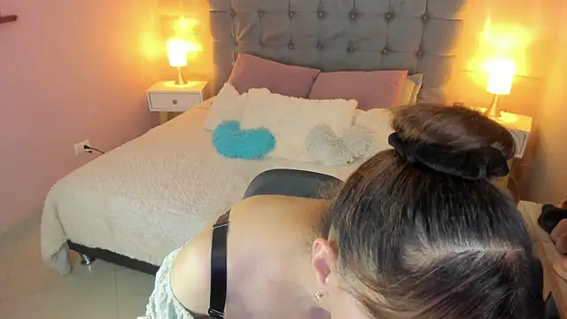  Abril W online show from February 26, 2:10 am