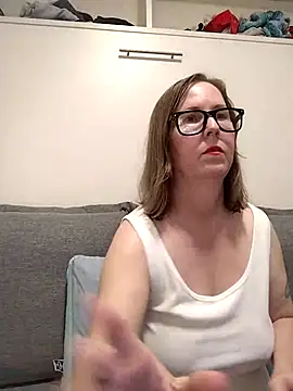 SweetandNaughty1 online show from March 10, 5:00 am