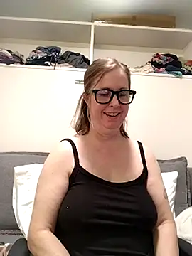 SweetandNaughty1 online show from July 7, 6:47 am