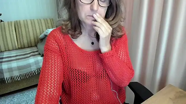 lauraoven online show from June 14, 11:32 am