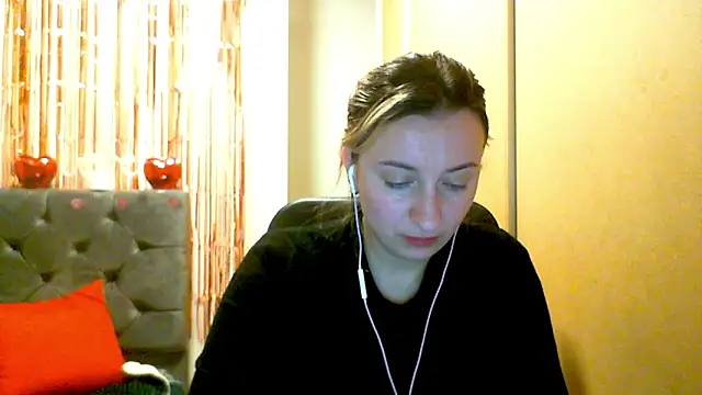 SusanCurt online show from February 24, 8:51 pm