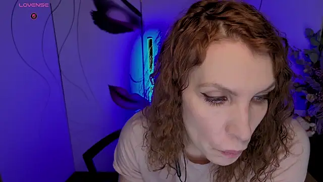 JohansonKatie online show from December 19, 3:32 am