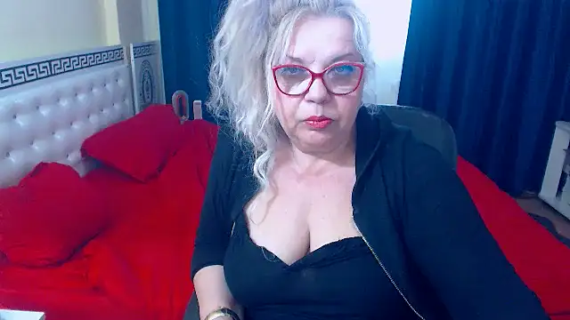 SonyaHotMilf online show from March 6, 1:17 pm