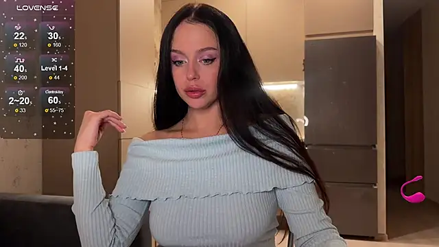 Megan Nilson online show from April 11, 6:44 pm