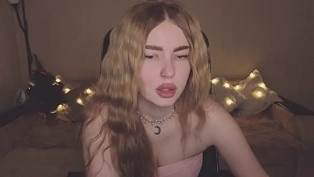 ViolettaLopez online show from December 19, 12:41 pm