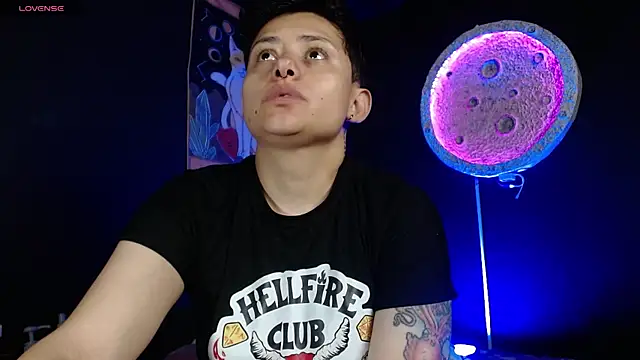 girl intense444 online show from March 31, 1:00 pm