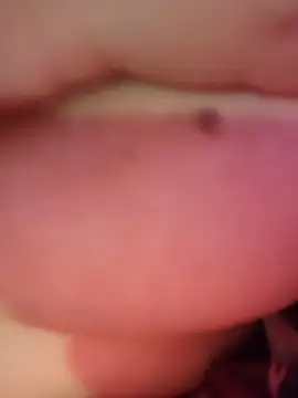 VickyHoult online show from April 14, 10:43 pm