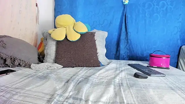 BlowMommy  online show from March 28, 1:10 pm