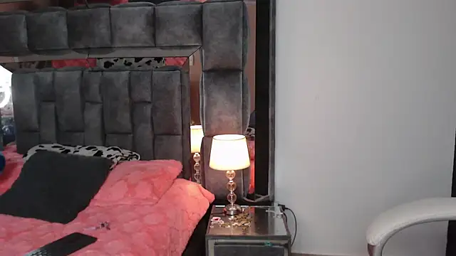 Christaly  online show from November 30, 5:44 am