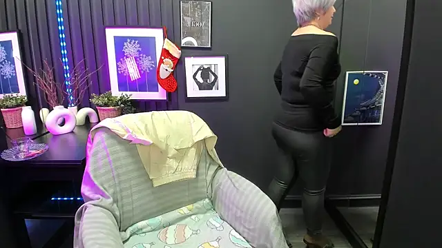 CarmenSoft online show from January 5, 8:45 pm