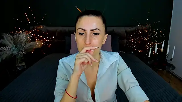 Rebecca Diamond online show from February 22, 6:58 am