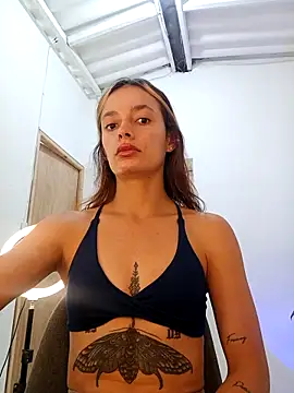 pretty alana online show from March 25, 2:31 pm