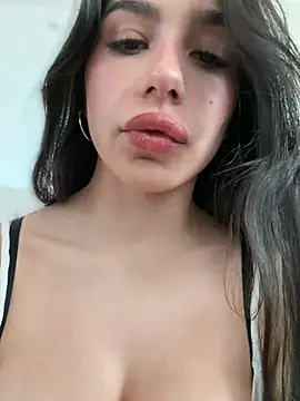 LoveLillyy online show from February 5, 9:29 pm