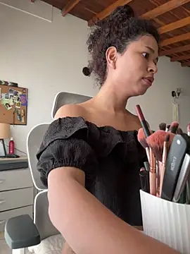 GabriSaenz online show from April 22, 1:08 pm