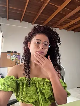 GabriSaenz online show from April 25, 1:41 pm