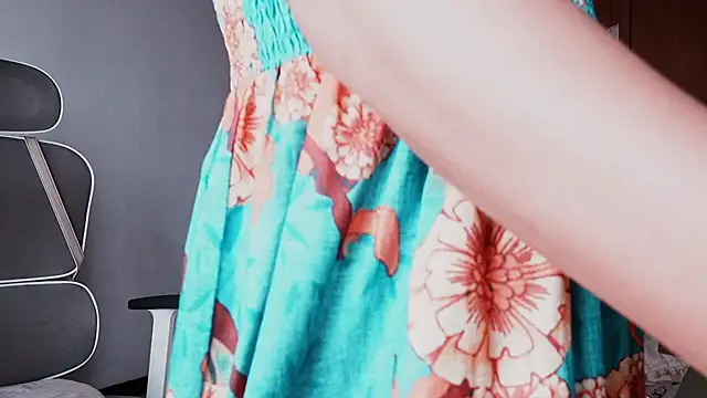 GabriSaenz online show from April 24, 1:36 pm