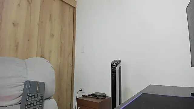 xspecialoomx online show from March 28, 2:27 pm