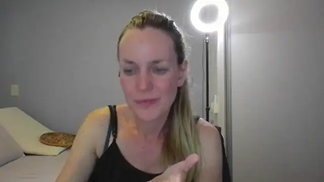 Annylove1 online show from December 14, 12:27 am