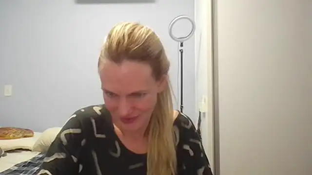 Annylove1 online show from April 5, 1:04 am