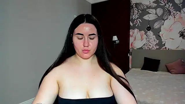 Roxie Bradley online show from March 6, 7:36 am