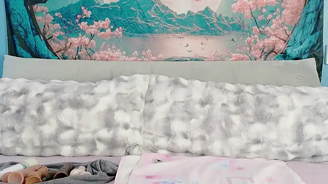 SaraBearXo online show from February 19, 1:43 pm