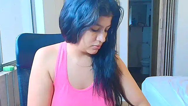 sara2520 online show from February 17, 9:14 pm