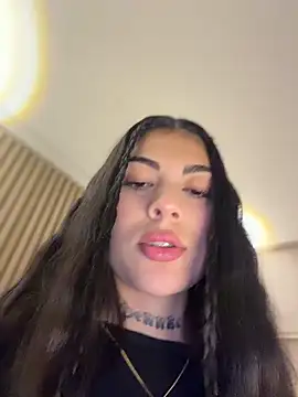 Sarasanders 4 online show from April 19, 4:12 am