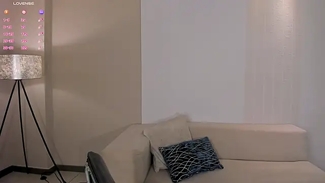 NinaMichelle online show from March 25, 6:33 pm