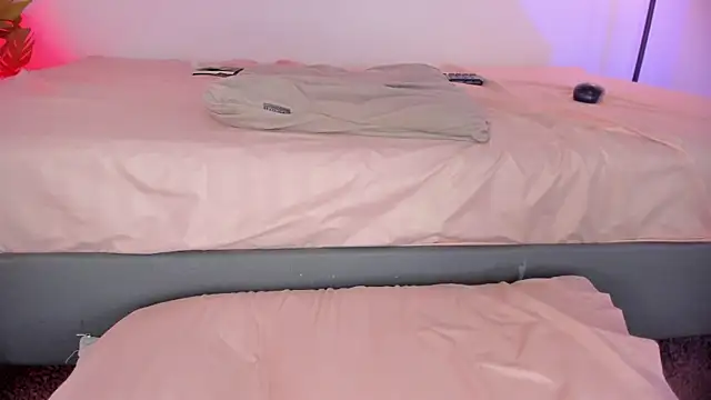 hot booty  online show from April 11, 6:11 pm