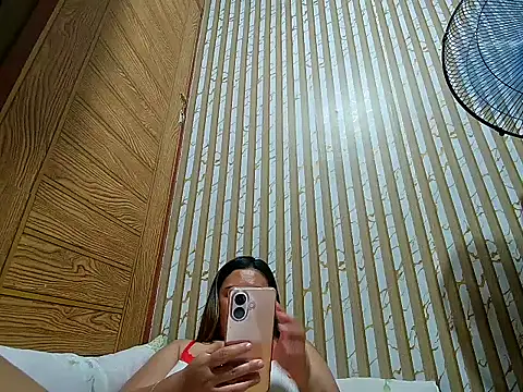 LalaiAsian online show from April 18, 7:07 pm