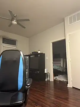 TilaTotti online show from April 15, 2:01 am