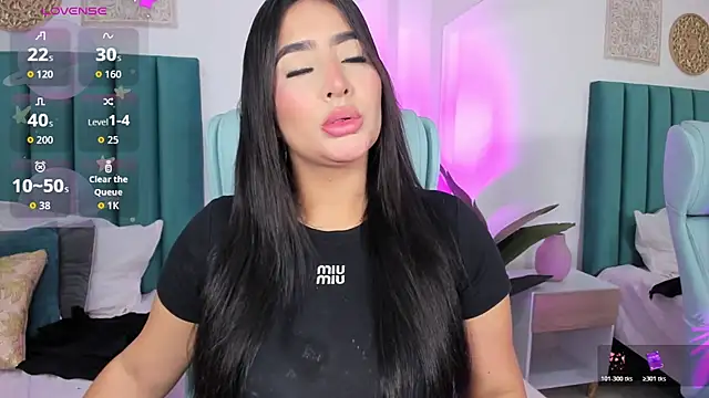 amy-thomson1 online show from March 21, 12:10 pm