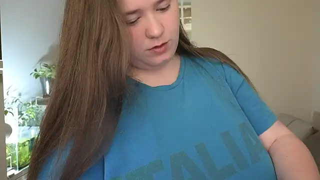 remirann  online show from March 18, 1:49 pm