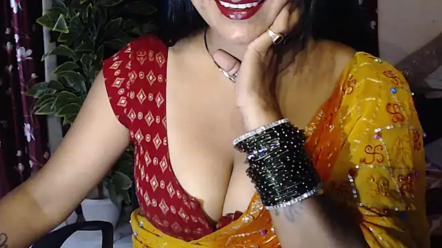 Naiaa-mylove online show from August 5, 7:04 am