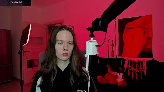 SharkyBaby online show from March 18, 4:56 pm