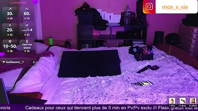 Moxxxie online show from April 16, 2:06 pm