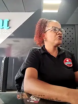 BayleyBanks online show from February 13, 6:09 pm