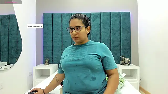 DanielleEvans  online show from February 4, 11:24 am