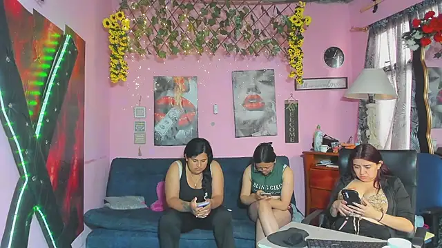 lesbiancuple online show from April 1, 1:41 pm