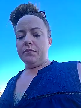 julimonroe online show from March 20, 11:09 pm