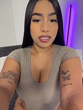 Sara mocca  online show from April 4, 7:02 pm